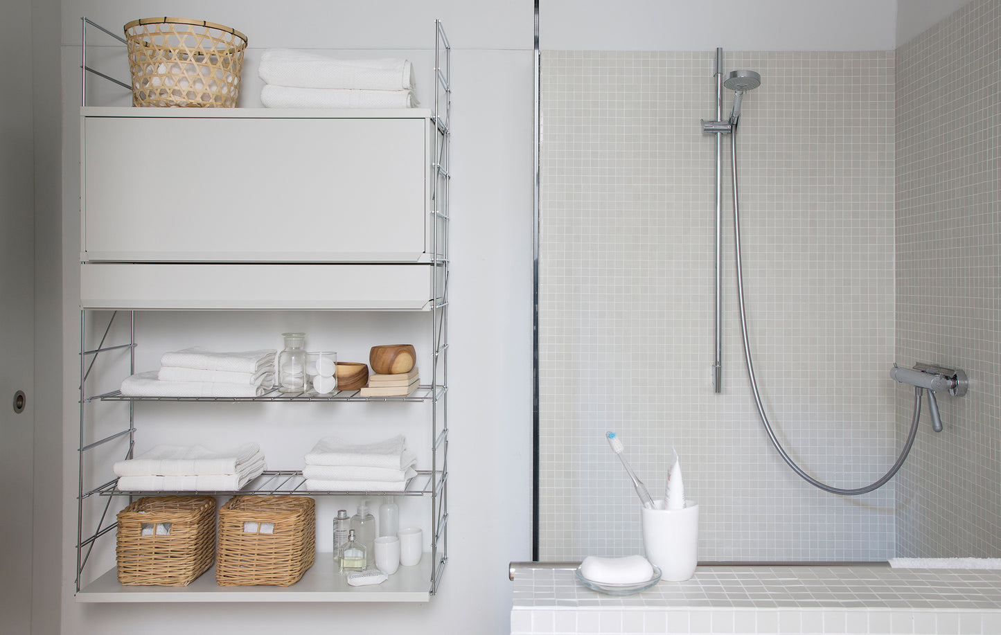 JM Massana /JM Tremoled| TRIA Shelving System Bathroom
