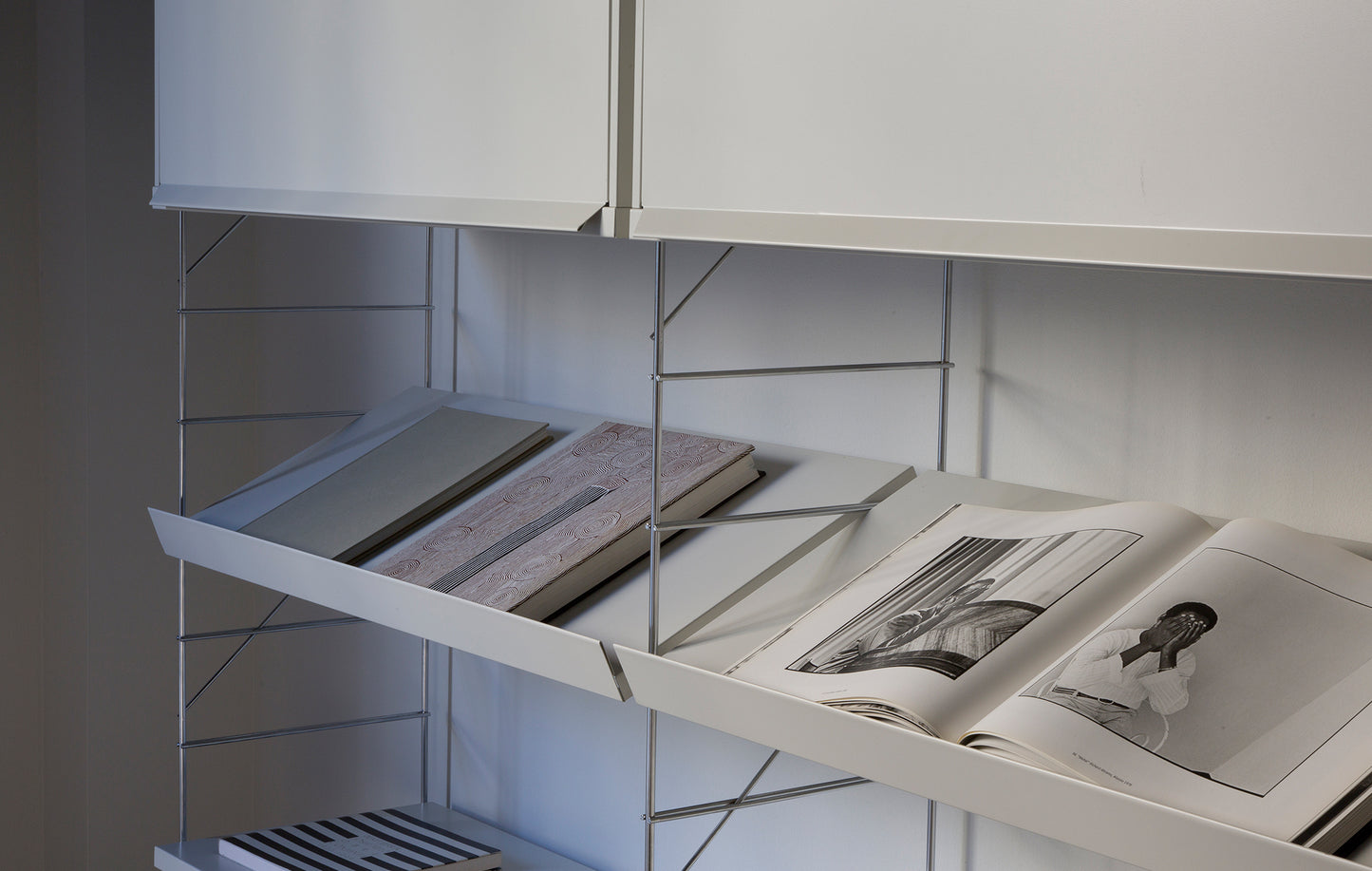 JM Massana /JM Tremoled| TRIA Shelving System Office