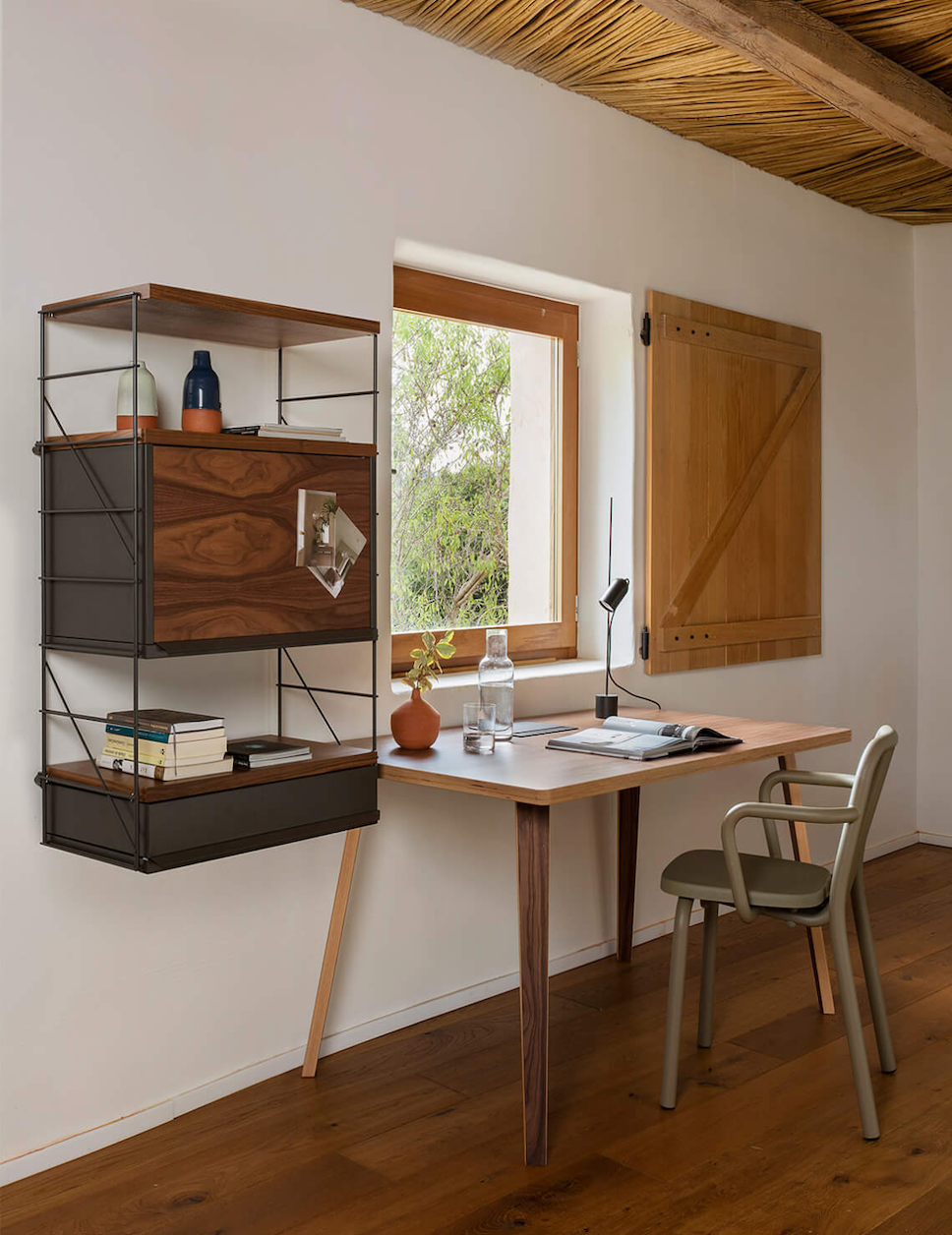 JM Massana /JM Tremoled| TRIA Shelving System Office
