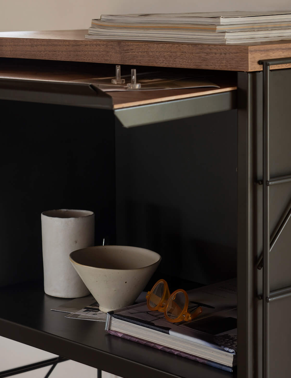 JM Massana /JM Tremoled| TRIA Shelving System Office