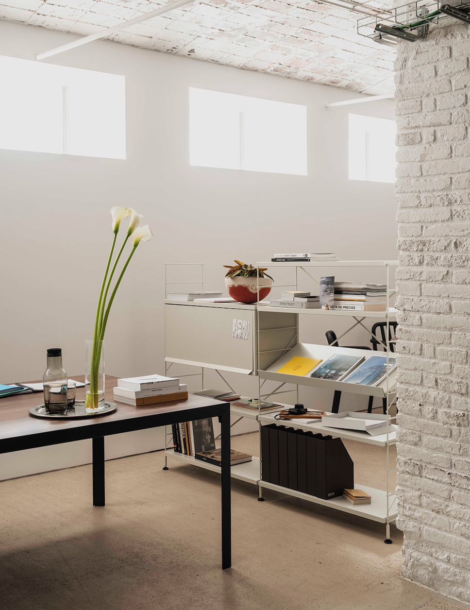 JM Massana /JM Tremoled| TRIA Shelving System Office