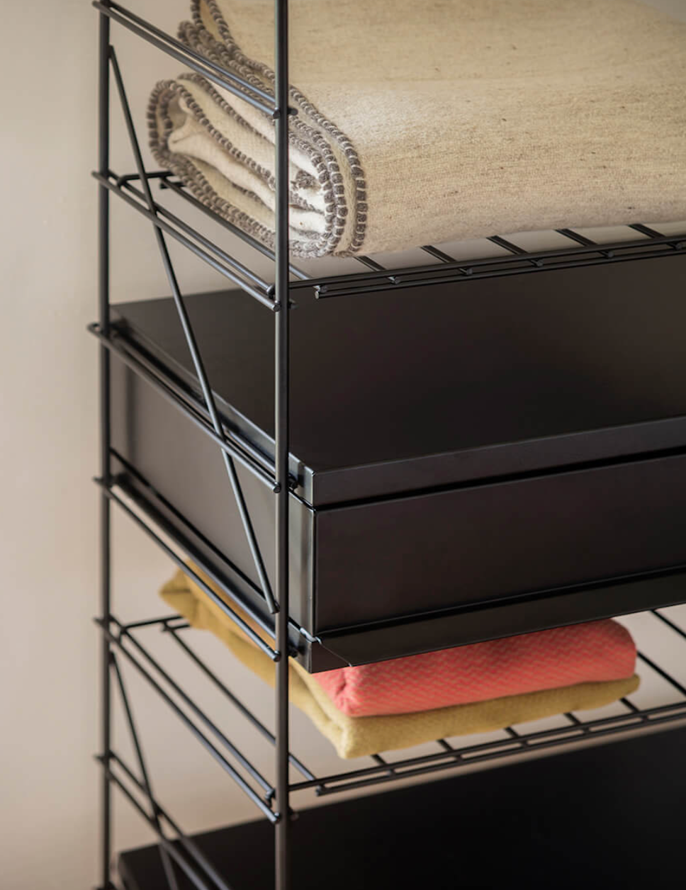 JM Massana /JM Tremoled| TRIA Shelving System Dressing Room