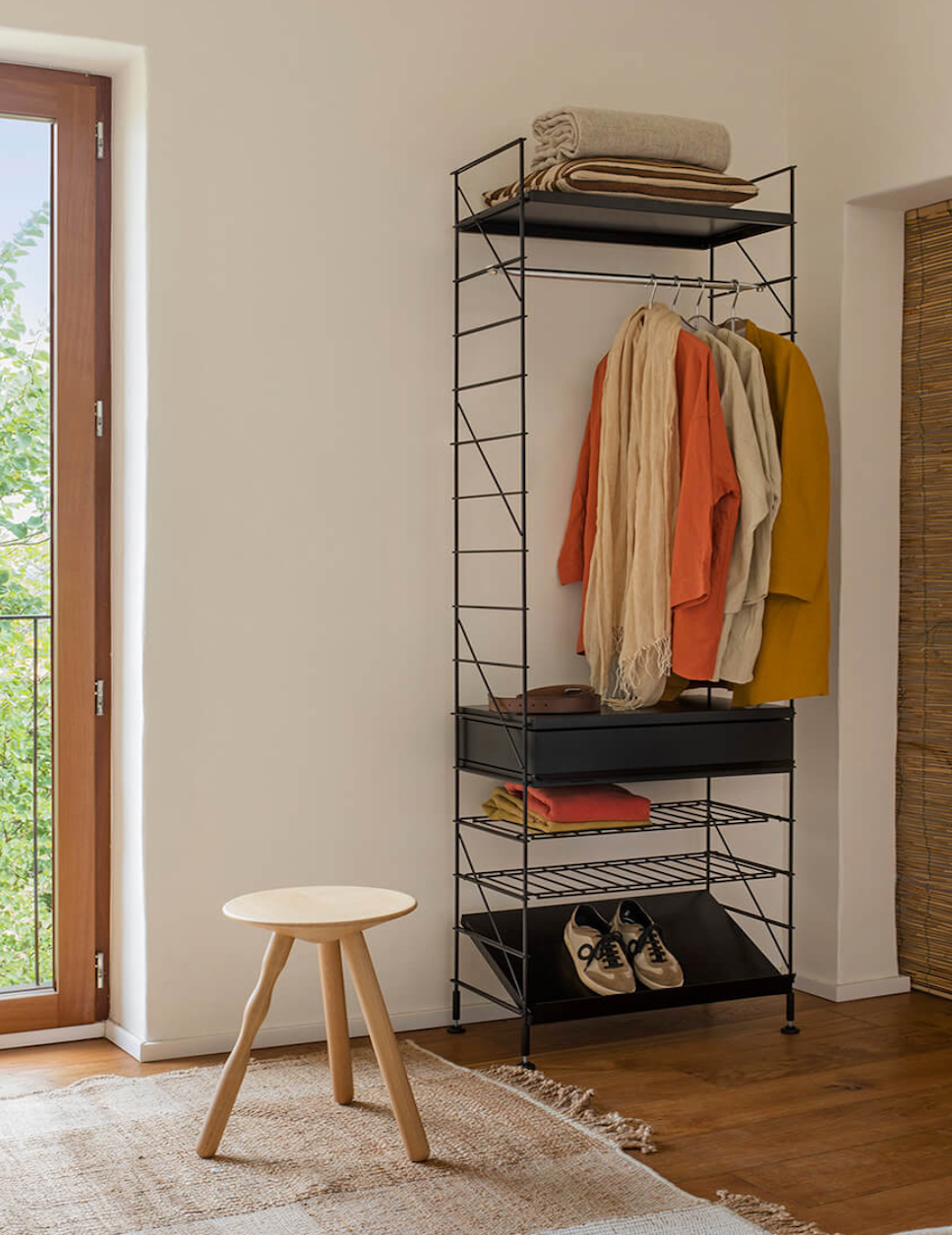JM Massana /JM Tremoled| TRIA Shelving System Dressing Room