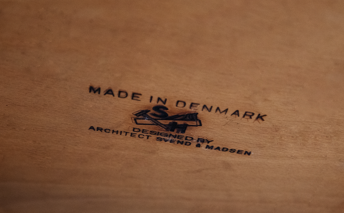 Svend Aage Madsen|Boomerang Desk
