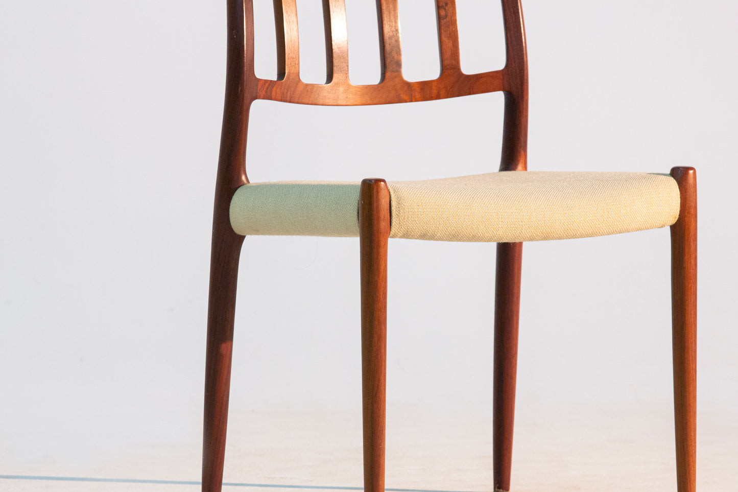JL Moller | Model 83