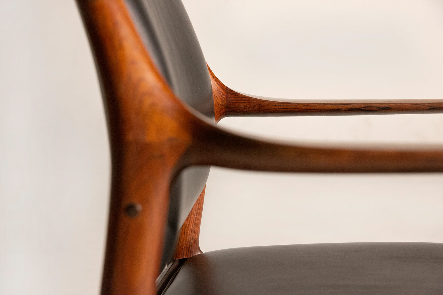 Torbjørn Afdal|Elton Armchairs