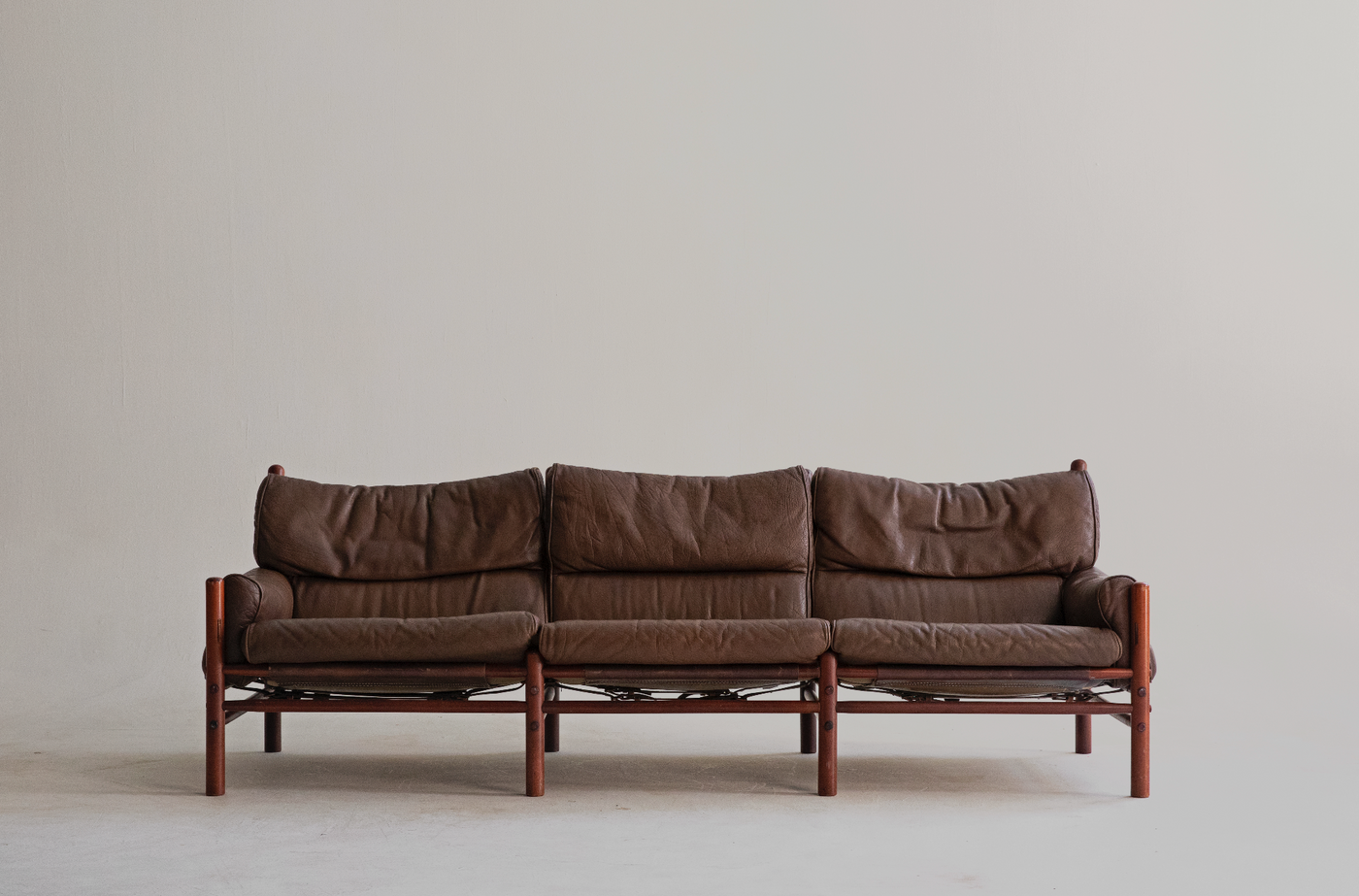 Arne Norell｜Kontiki Safari Leather Sofa