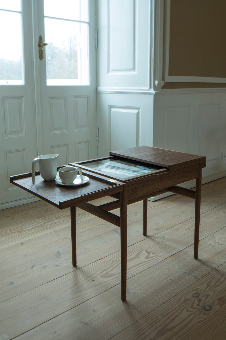Finn Juhl  | Art Collectors Table